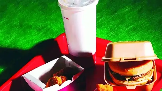 Hamburger ekmeği tepsiye dönüşüyor